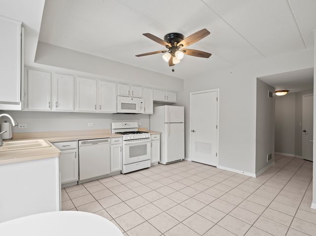 7759 Bristol Park Drive 2SE, Tinley Park, IL 60477