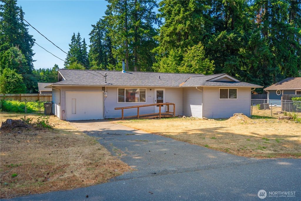 11734 Fry Avenue SW, Port Orchard, WA 98367