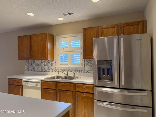 9402 Short Putt Court, Wilmington, NC 28412