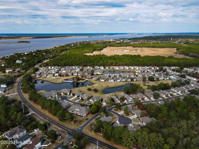 9402 Short Putt Court, Wilmington, NC 28412