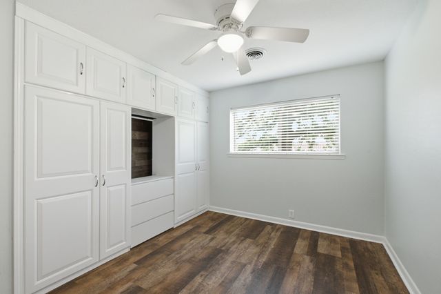 104 Kiowa Drive W, Gainesville, TX 76240