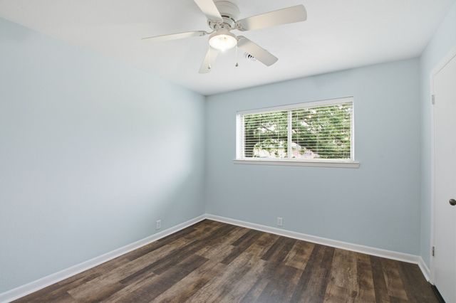 104 Kiowa Drive W, Gainesville, TX 76240