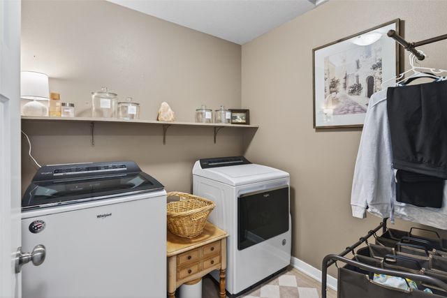 63 SE Dorr Drive, Pleasant Hill, IA 50327