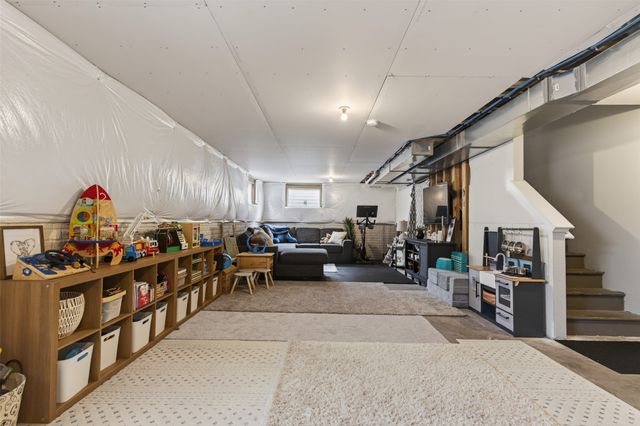 63 SE Dorr Drive, Pleasant Hill, IA 50327