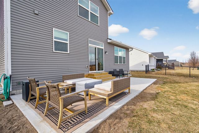 63 SE Dorr Drive, Pleasant Hill, IA 50327