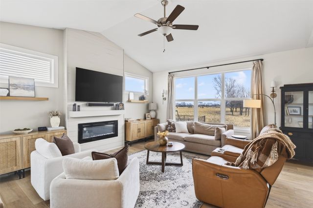 63 SE Dorr Drive, Pleasant Hill, IA 50327