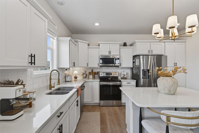 63 SE Dorr Drive, Pleasant Hill, IA 50327