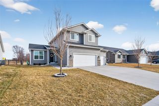 63 SE Dorr Drive, Pleasant Hill, IA 50327