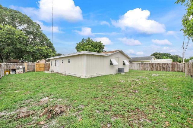 3344 Plaza Place, Lake Worth, FL 33462