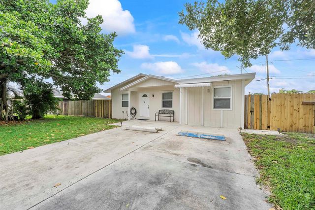 3344 Plaza Place, Lake Worth, FL 33462