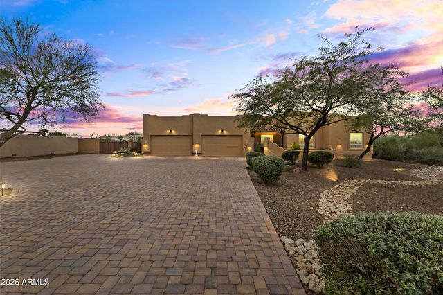 125 E DESERT HILLS Drive, Phoenix, AZ 85086