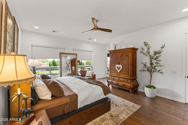 125 E DESERT HILLS Drive, Phoenix, AZ 85086