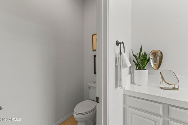 125 E DESERT HILLS Drive, Phoenix, AZ 85086