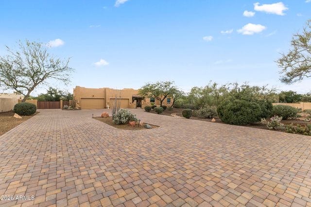 125 E DESERT HILLS Drive, Phoenix, AZ 85086