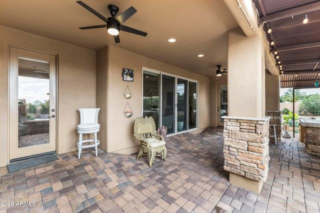 125 E DESERT HILLS Drive, Phoenix, AZ 85086