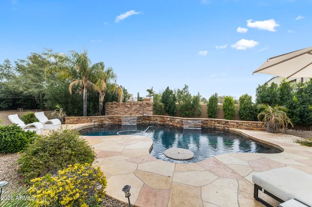 125 E DESERT HILLS Drive, Phoenix, AZ 85086