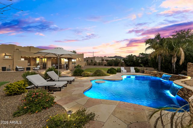 125 E DESERT HILLS Drive, Phoenix, AZ 85086