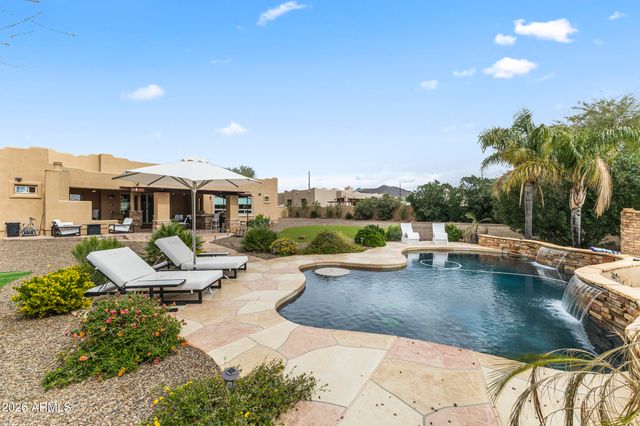 125 E DESERT HILLS Drive, Phoenix, AZ 85086