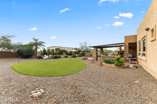 125 E DESERT HILLS Drive, Phoenix, AZ 85086