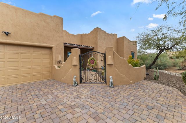 125 E DESERT HILLS Drive, Phoenix, AZ 85086