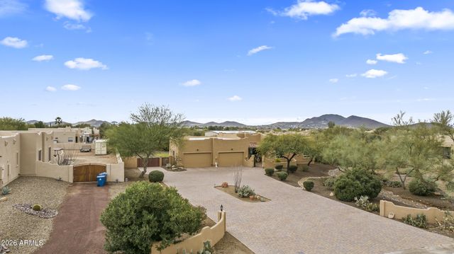 125 E DESERT HILLS Drive, Phoenix, AZ 85086