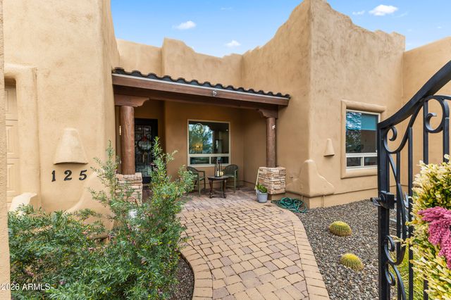 125 E DESERT HILLS Drive, Phoenix, AZ 85086