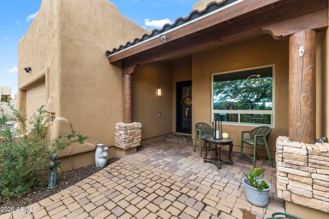 125 E DESERT HILLS Drive, Phoenix, AZ 85086