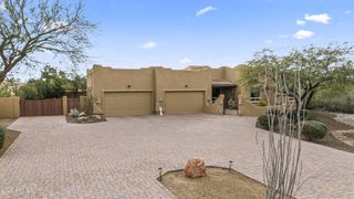 125 E DESERT HILLS Drive, Phoenix, AZ 85086