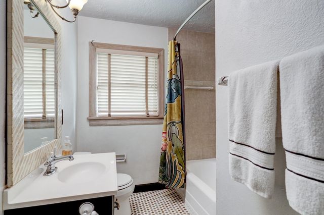 610 Oakley Street, Houston, TX 77006