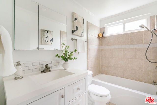1845 Corinth Avenue 107, Los Angeles, CA 90025