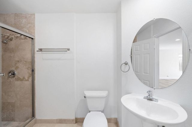 2891 Oakwood Creek Way, Escondido, CA 92027