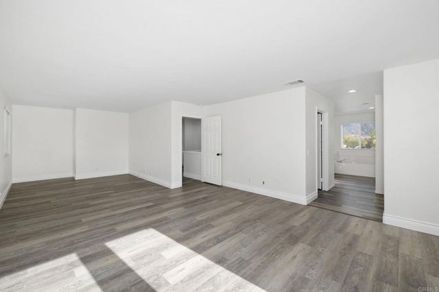 2891 Oakwood Creek Way, Escondido, CA 92027