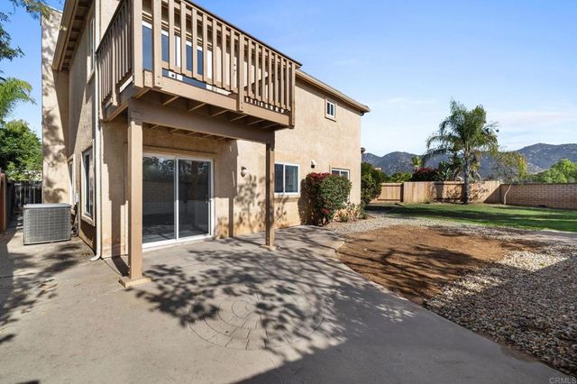 2891 Oakwood Creek Way, Escondido, CA 92027