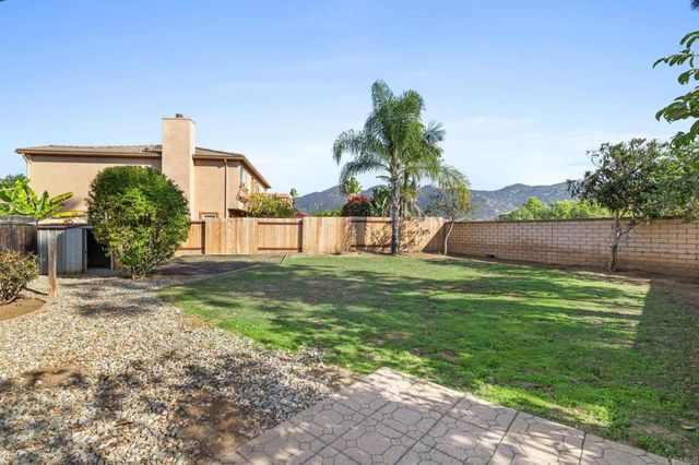 2891 Oakwood Creek Way, Escondido, CA 92027