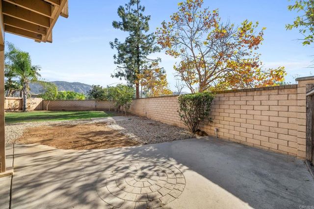 2891 Oakwood Creek Way, Escondido, CA 92027