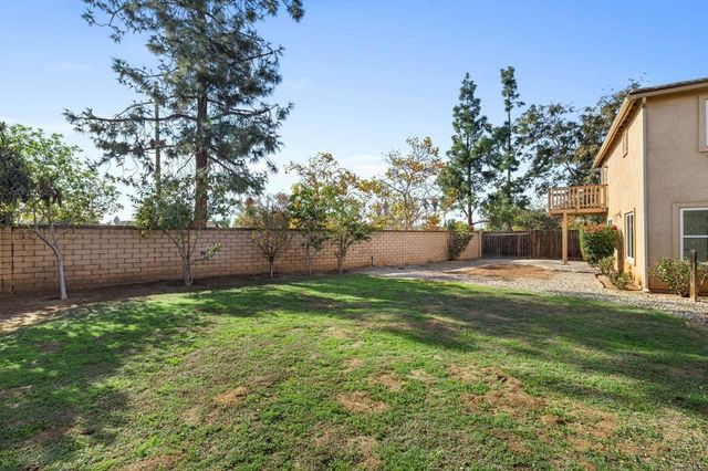 2891 Oakwood Creek Way, Escondido, CA 92027