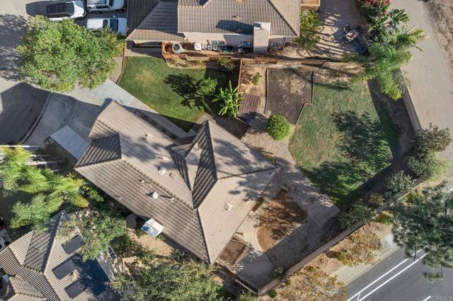 2891 Oakwood Creek Way, Escondido, CA 92027