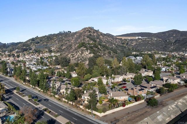 2891 Oakwood Creek Way, Escondido, CA 92027