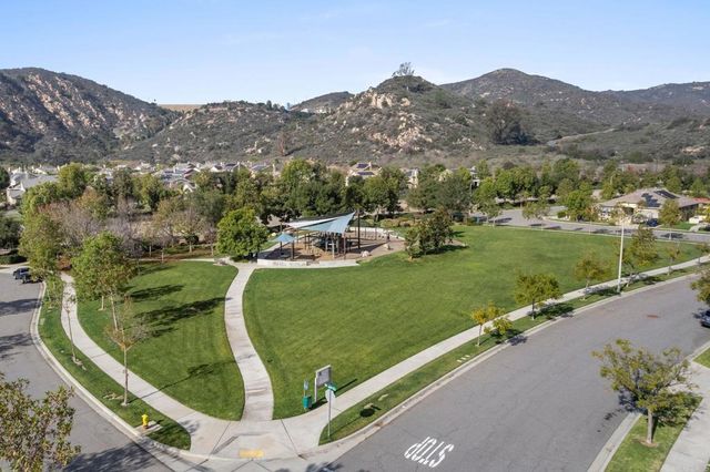 2891 Oakwood Creek Way, Escondido, CA 92027