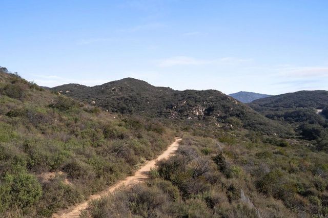 2891 Oakwood Creek Way, Escondido, CA 92027