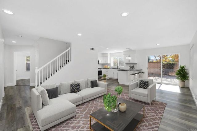 2891 Oakwood Creek Way, Escondido, CA 92027