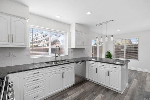 2891 Oakwood Creek Way, Escondido, CA 92027