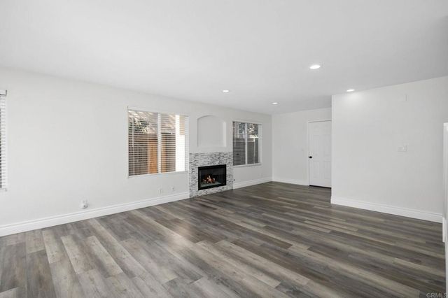 2891 Oakwood Creek Way, Escondido, CA 92027