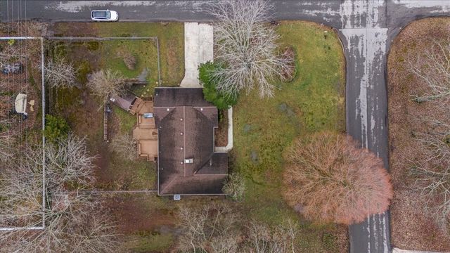 300 Marbeth Ln, Tullahoma, TN 37388