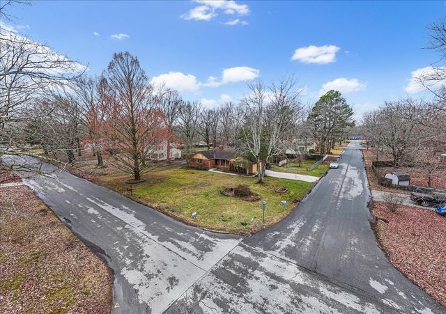 300 Marbeth Ln, Tullahoma, TN 37388