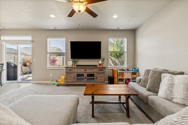 1838 E Porter St, Kuna, ID 83634