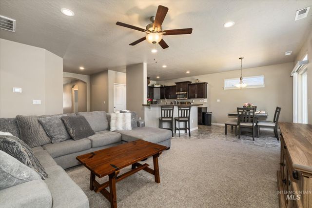1838 E Porter St, Kuna, ID 83634