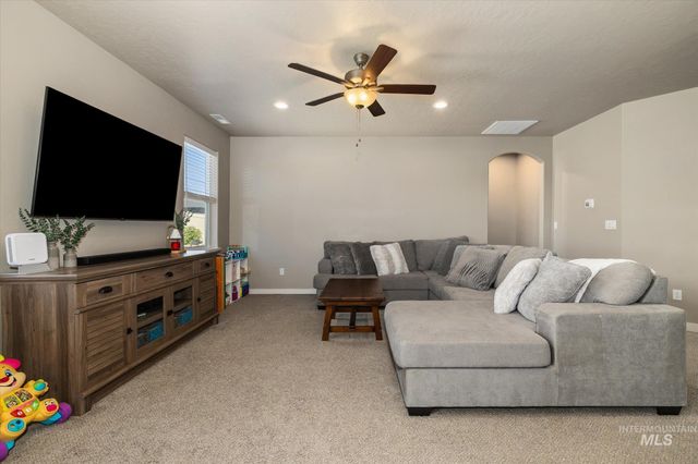 1838 E Porter St, Kuna, ID 83634