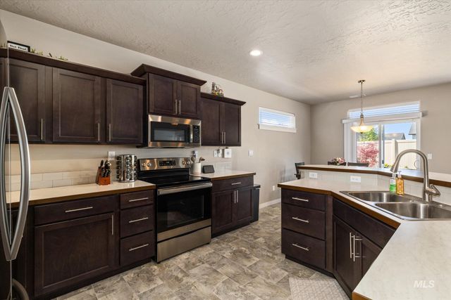 1838 E Porter St, Kuna, ID 83634