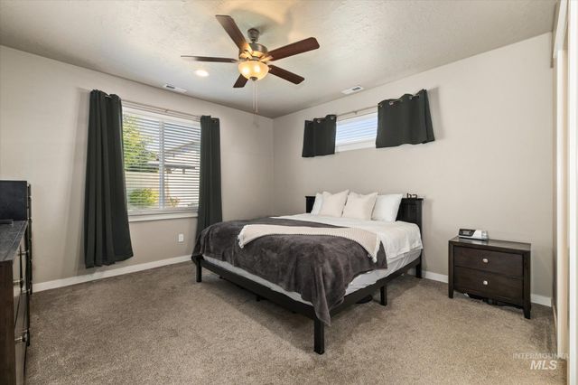 1838 E Porter St, Kuna, ID 83634